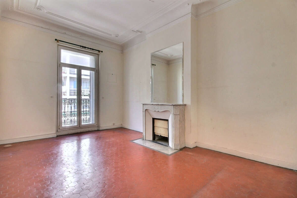 Appartement à MARSEILLE-6E
