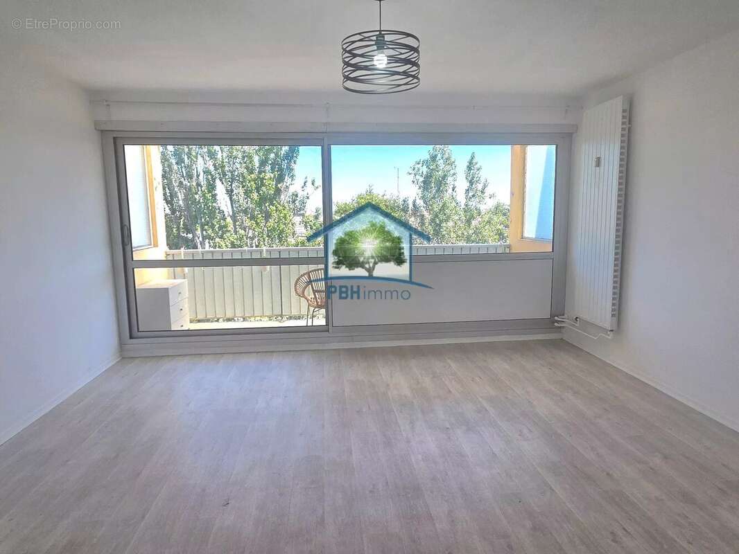 MULHOUSE (68) - Appartement de 75 m² avec garage et cave - photo 3