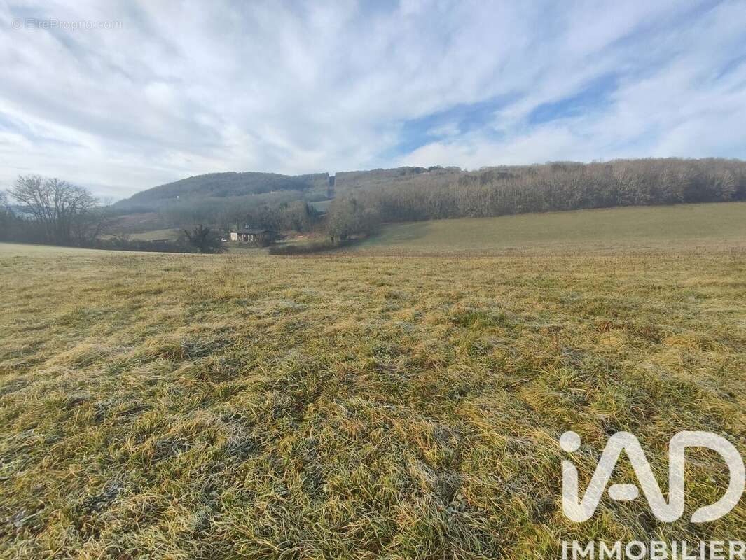Terrain 2374 m² à Carlux  - photo 4