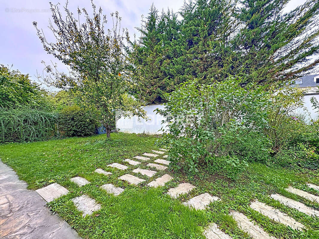 Maison à BONNEUIL-SUR-MARNE