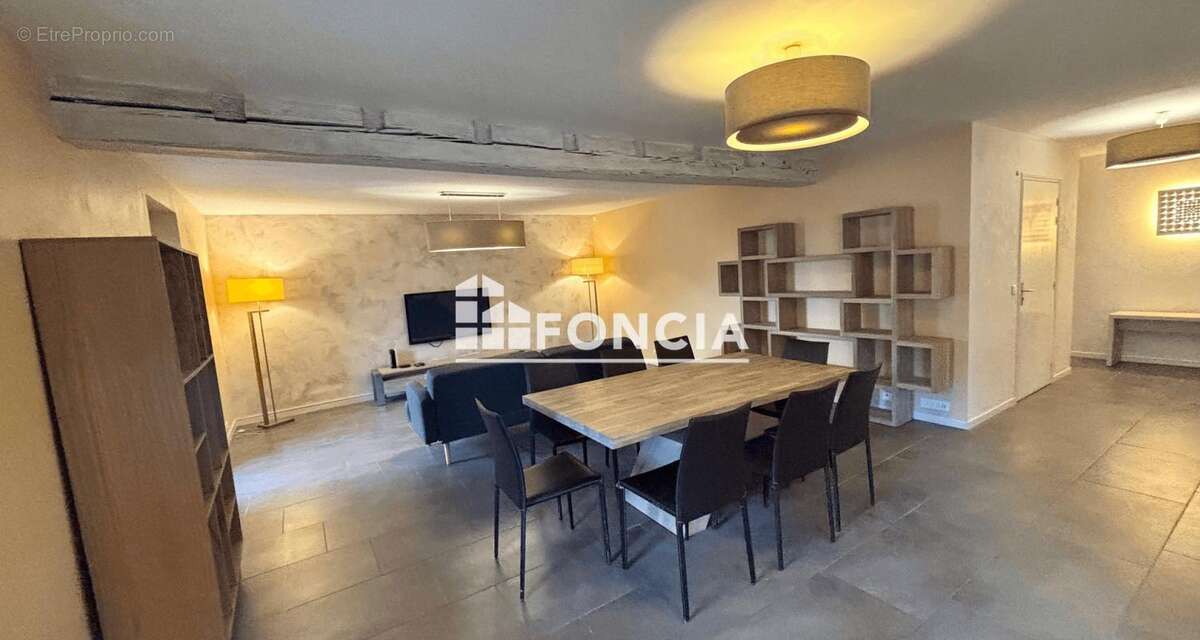 Appartement à CESSY