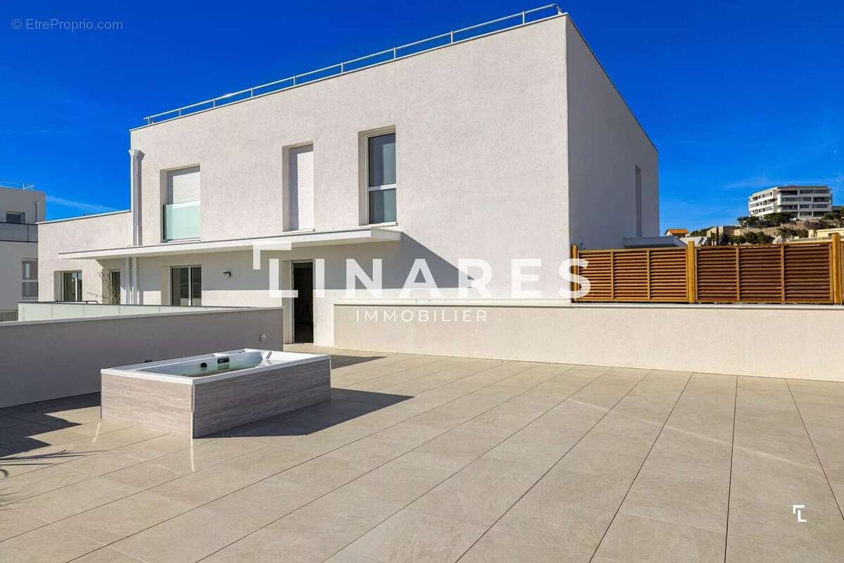 Appartement à MARSEILLE-8E