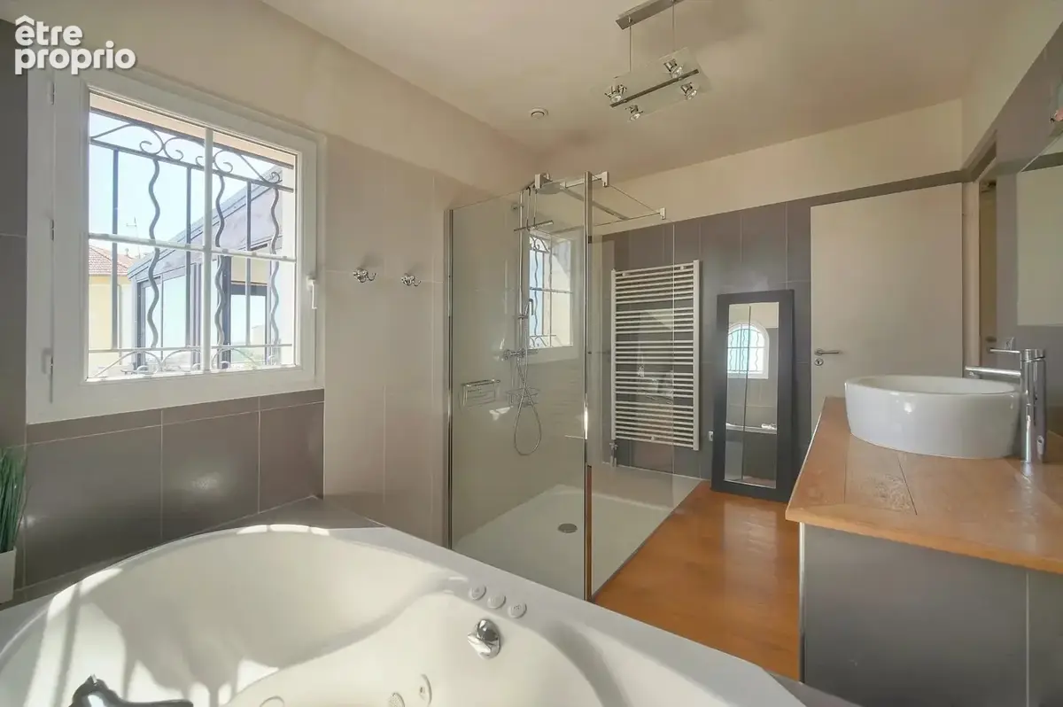 Vence - villa de charme vue mer - 5 chambres - photo 36