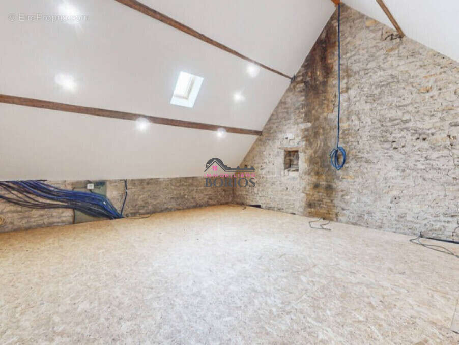 Maison à SAINT-MARCEL