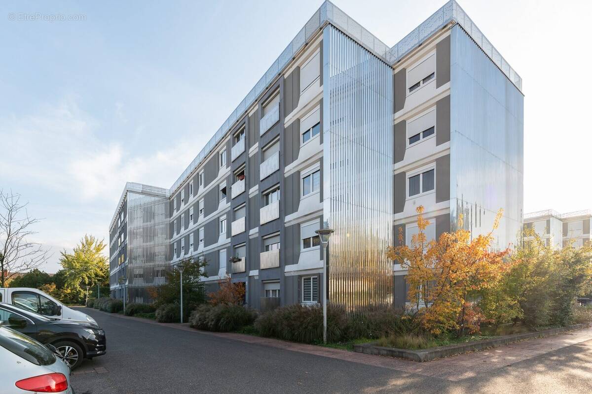 Appartement à DECINES-CHARPIEU