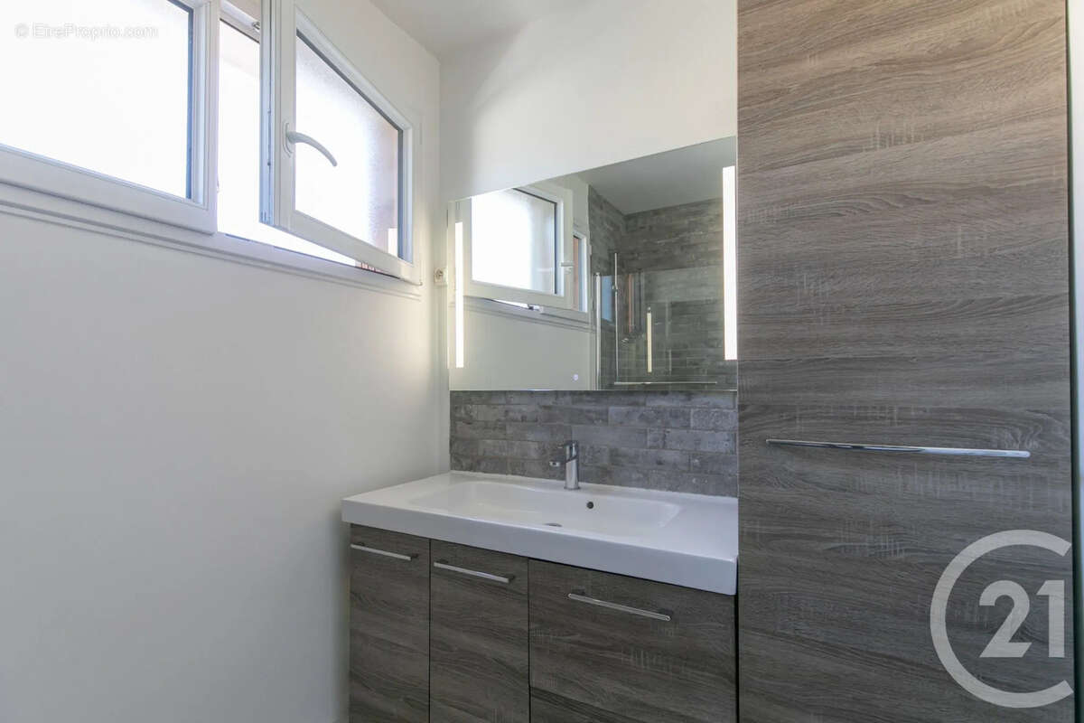 Appartement 71 m² à Saint-Maur-Des-Fosses  - photo 11