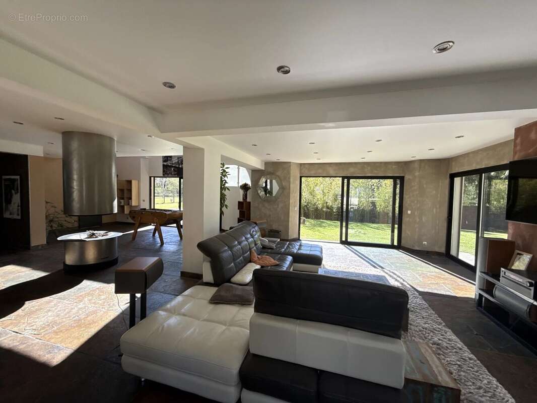 Maison à POIGNY-LA-FORET