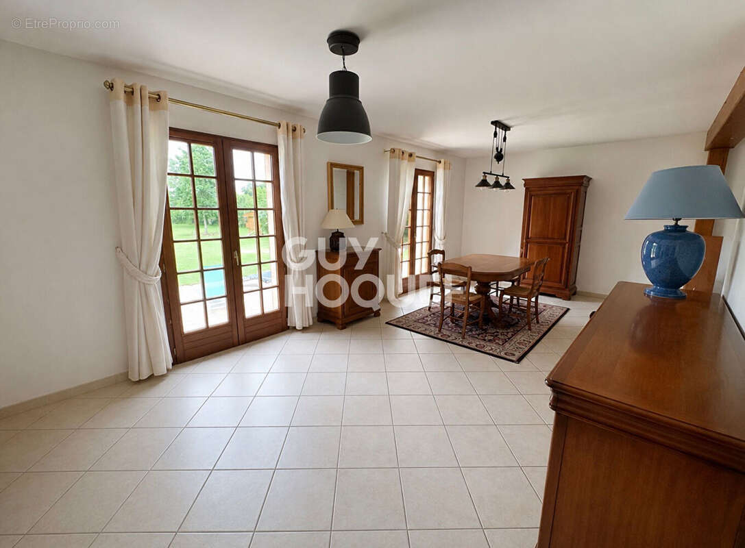 Maison à BRETEUIL