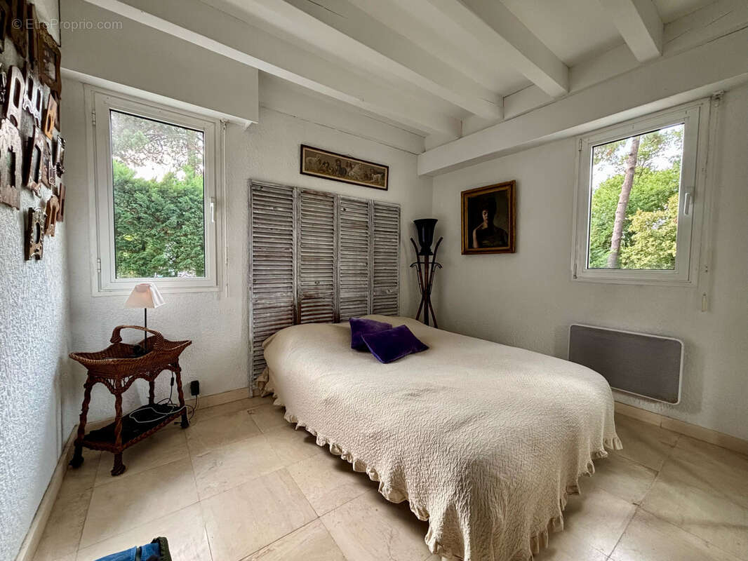 Villa d’architecte perchée dans les arbres avec piscine et vue panoramique - photo 14