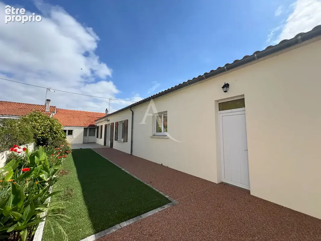 Photo Maison à Port-Des-Barques au prix de 197 200€