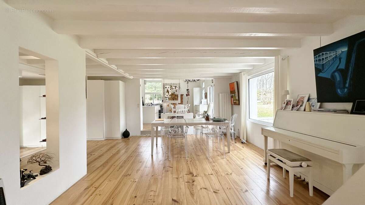 Propriété de caractère avec dépendances et piscine  Domaine de 3 hectares au calme absolu - photo 15