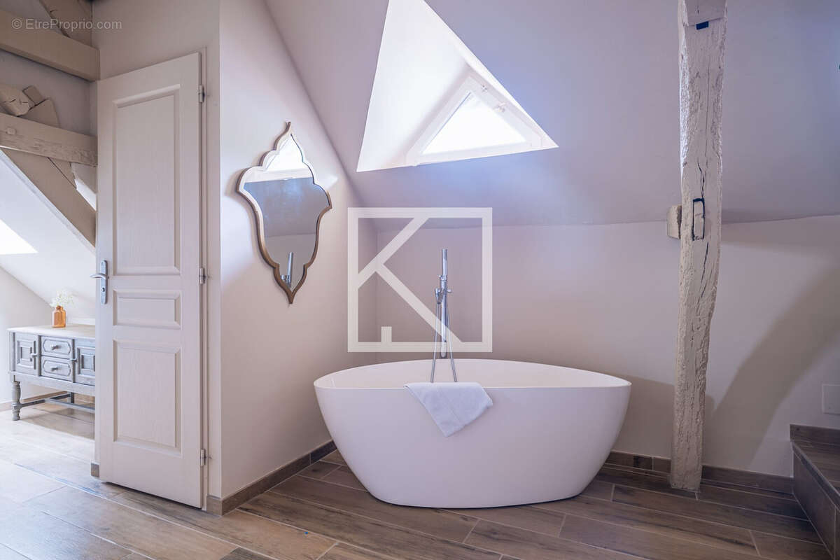 Maison à NEUVY-LE-ROI