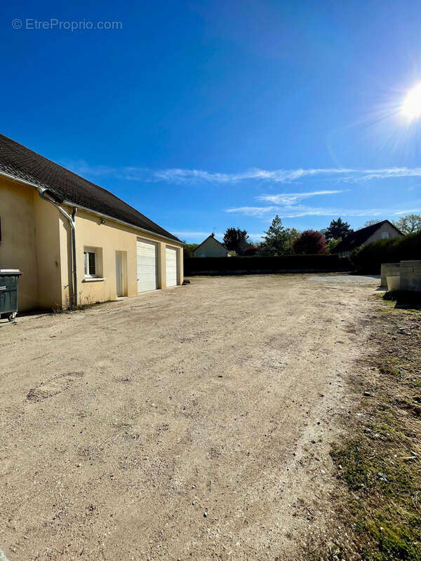 Maison à MONETEAU