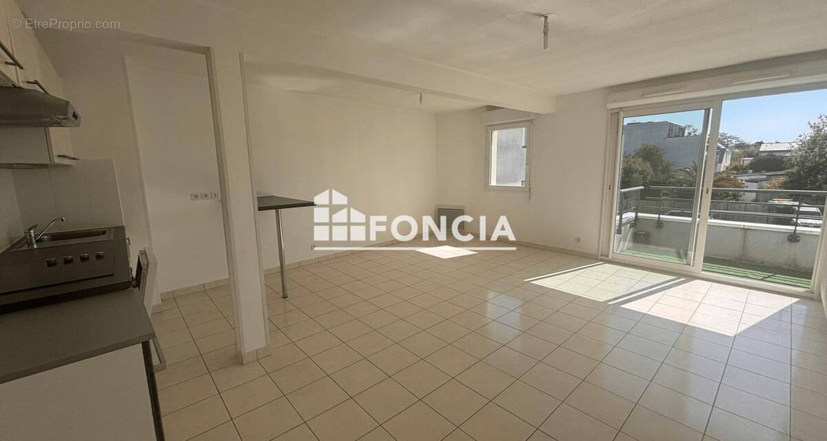 Appartement à SENE