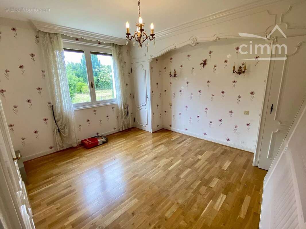 Maison à SURY-LE-COMTAL