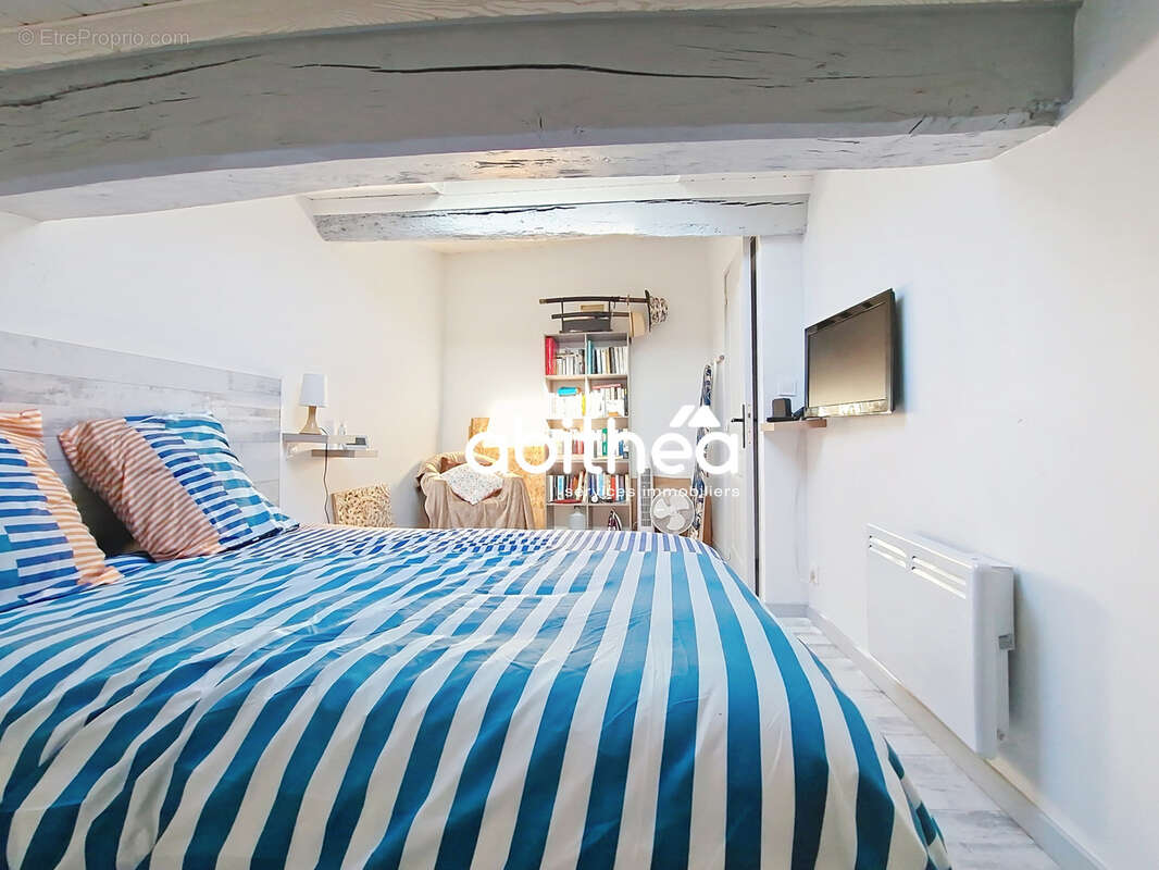 Maison à CHENAC-SAINT-SEURIN-D'UZET