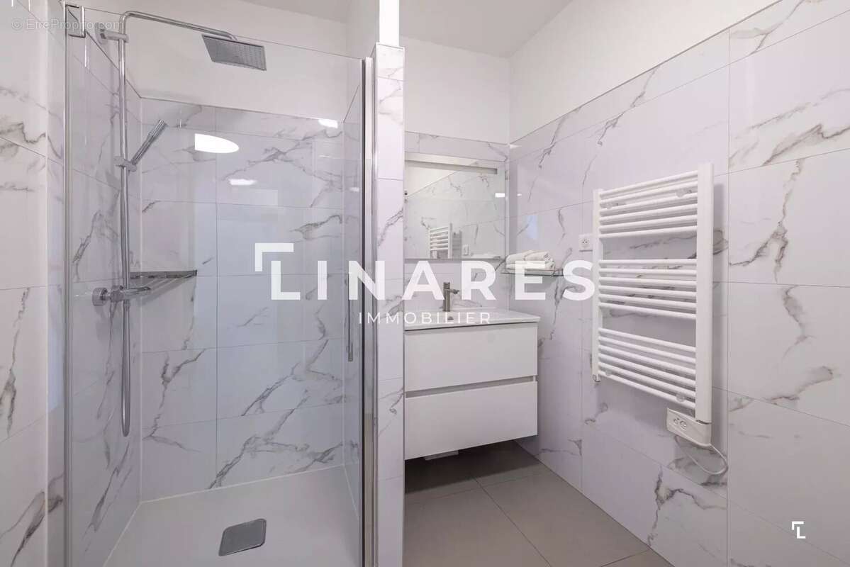 Appartement à MARSEILLE-2E