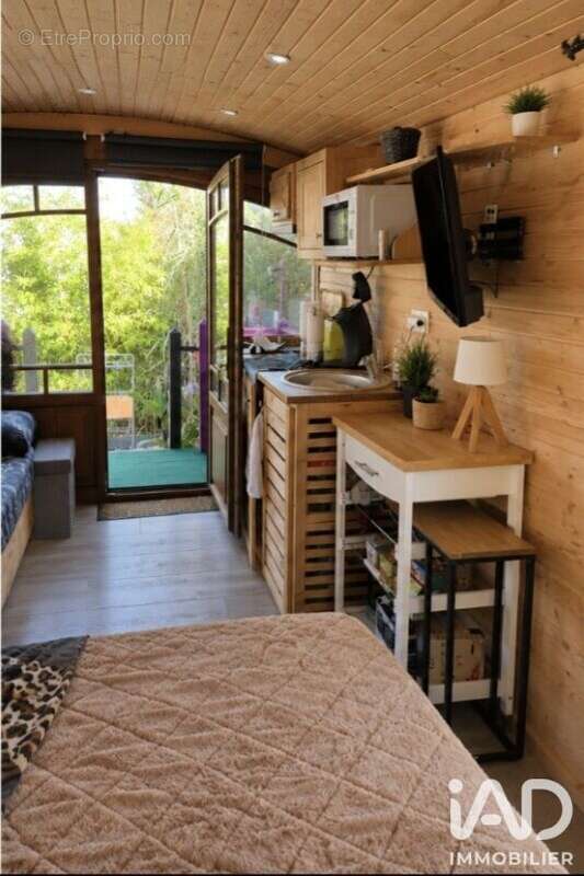 Photo 9