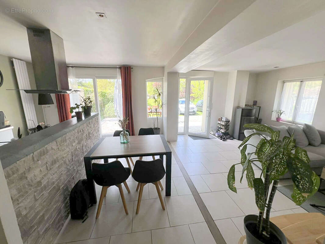Maison CHAUMONT EN VEXIN 5 pièces 110 m2 + terrain de 800 m² environ. - photo 5