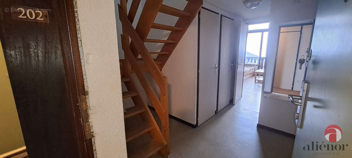 Appartement à MORILLON