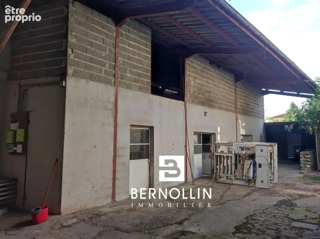 Ensemble immobilier au c?ur de Beaupont avec terrain et location de locaux - photo 17