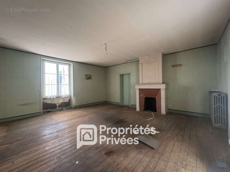 A VENDRE 37420 HUISMES Maison 205 M² dépendances - photo 12