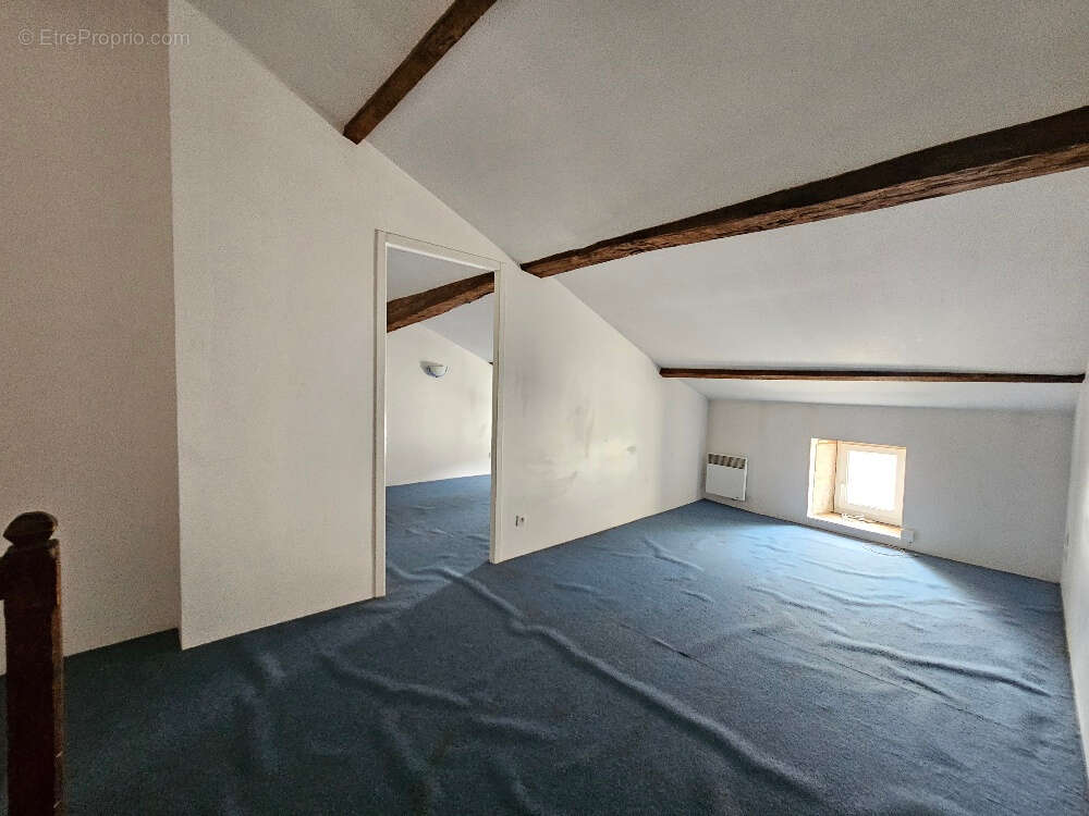 Immeuble 110m² à coteaux-du-blanzacais - photo 15