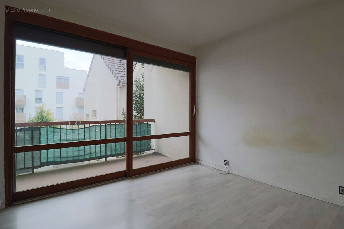 Appartement à LES PAVILLONS-SOUS-BOIS