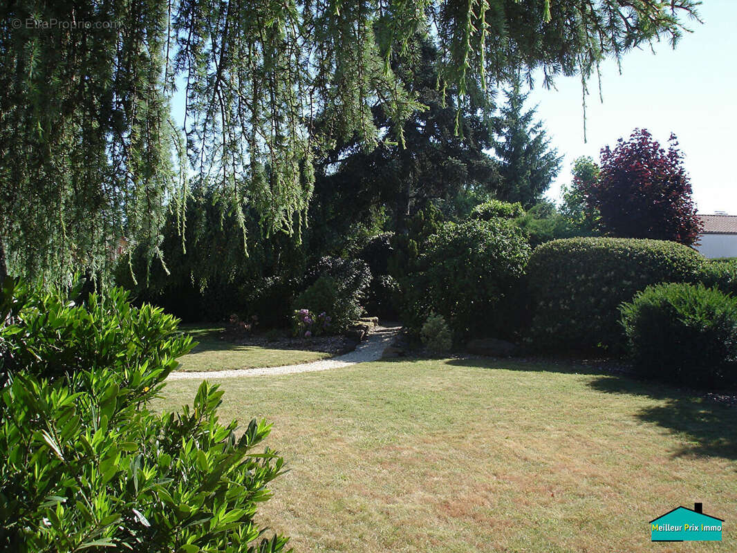 Maison à ROCHESERVIERE