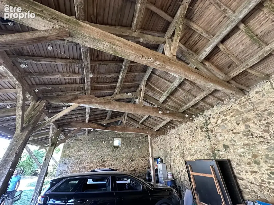 Ancien corps de ferme rénové, 5 chambres + gite + grange de 204 m² et 4 196 m² de terrain - photo 15