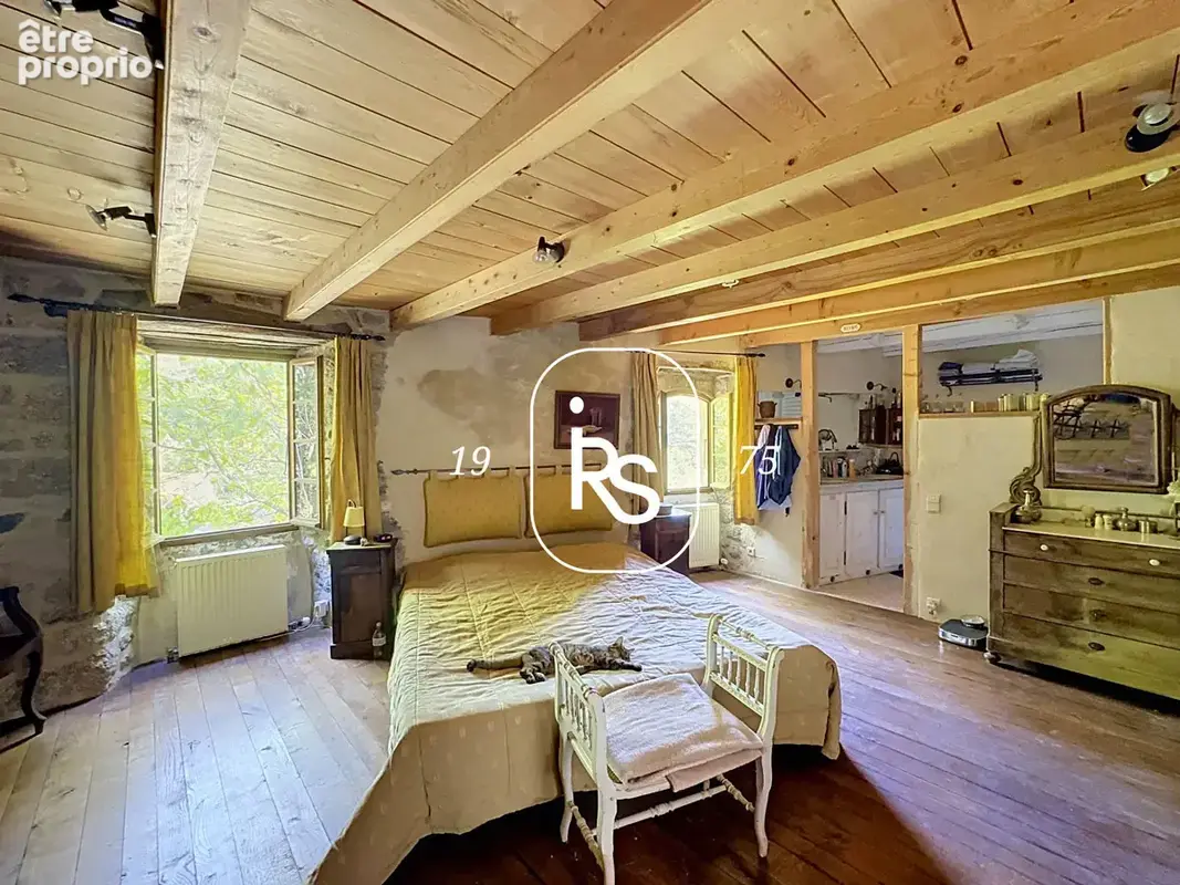 Propriété de charme de deux maisons avec piscine et un total de 2,53 ha de terrain naturel. - photo 14
