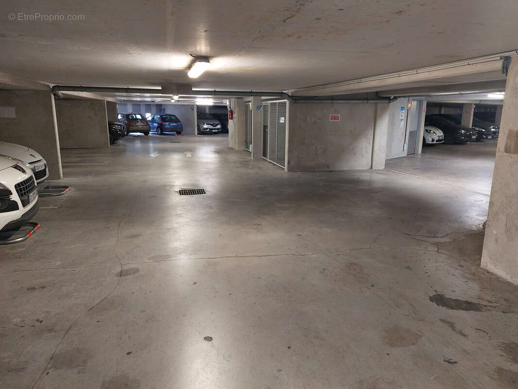 Appartement à MARSEILLE-3E