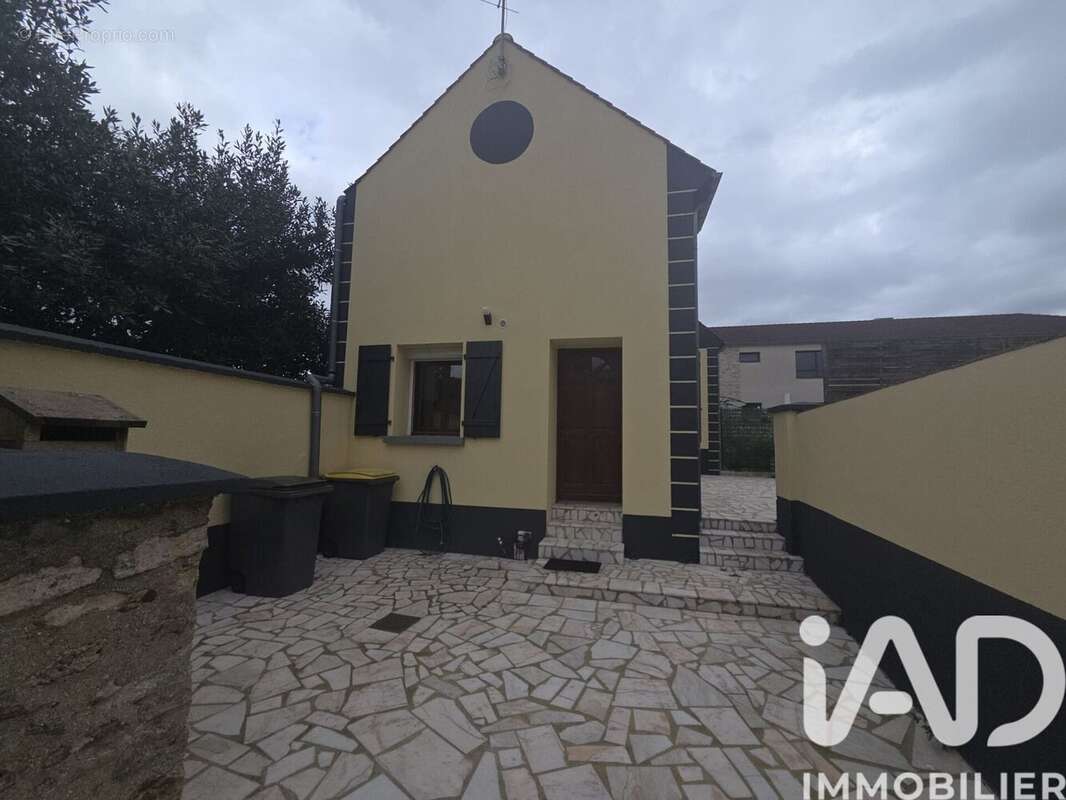 Photo 2 - Maison à LIEUSAINT