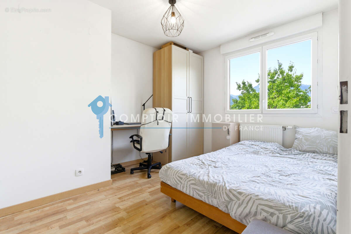 Appartement à SAINT-MARTIN-D'HERES