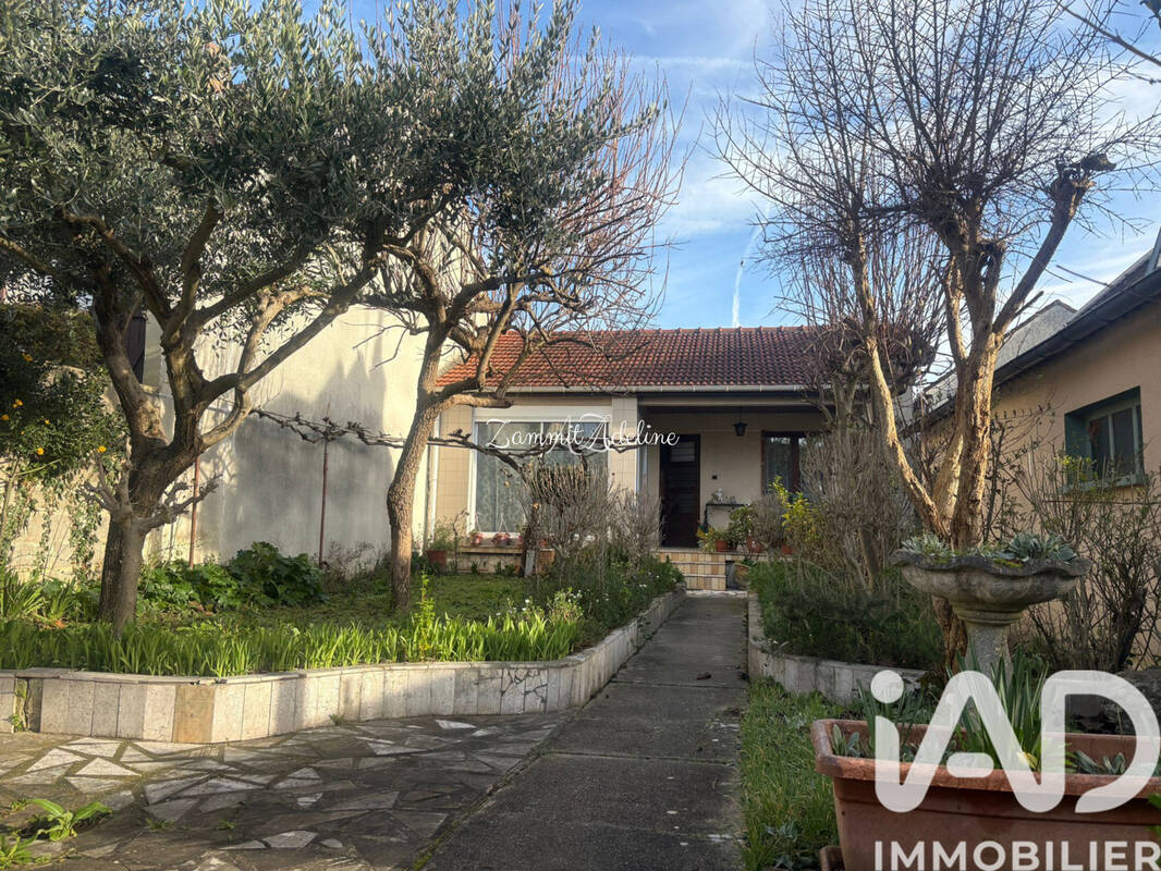 Photo 1 - Maison à LE BLANC-MESNIL
