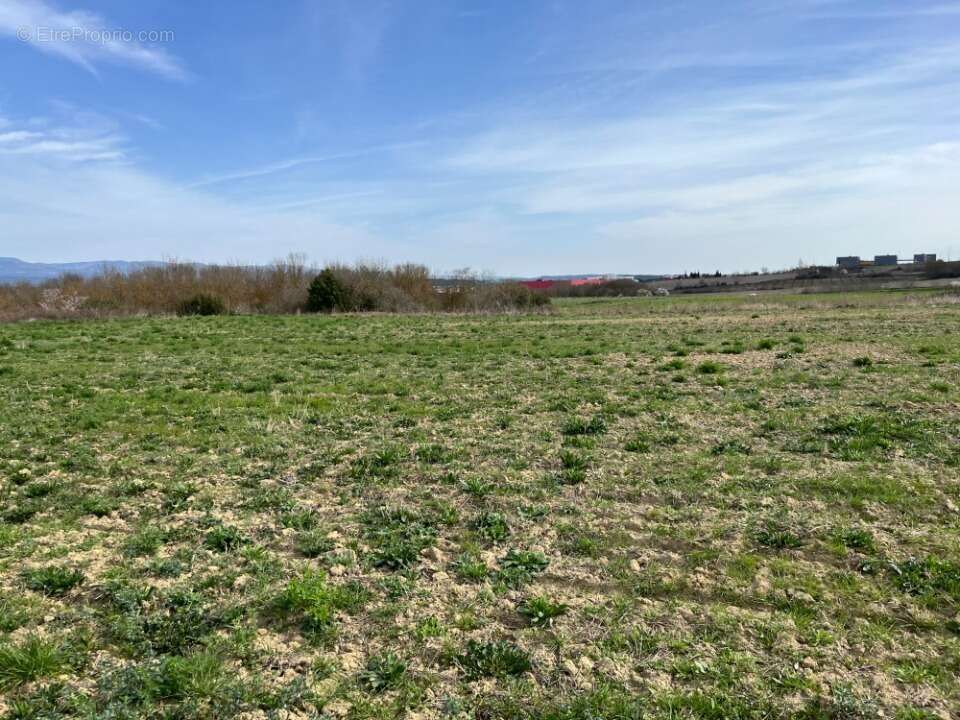 Terrain à CARCASSONNE