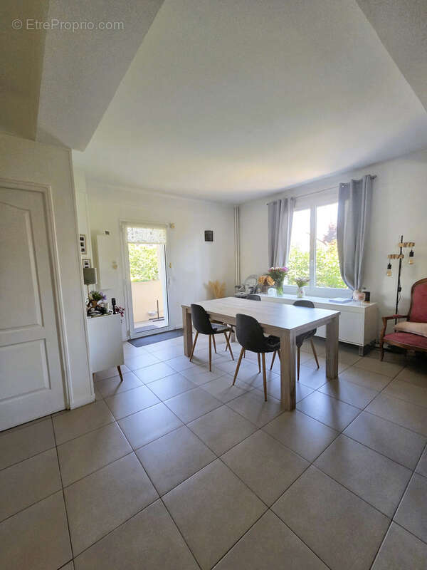 Maison à SAVIGNY-SUR-ORGE