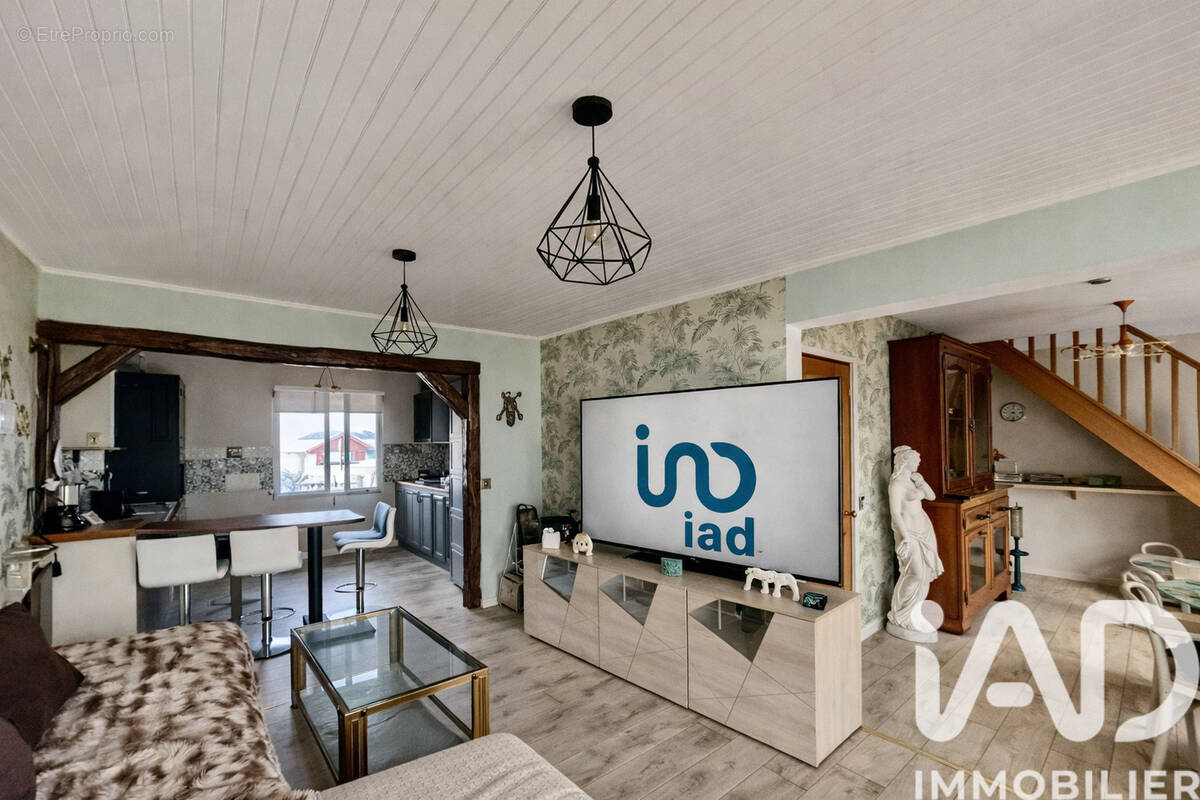 Photo 1 - Maison à MONTIGNY-LES-CORMEILLES