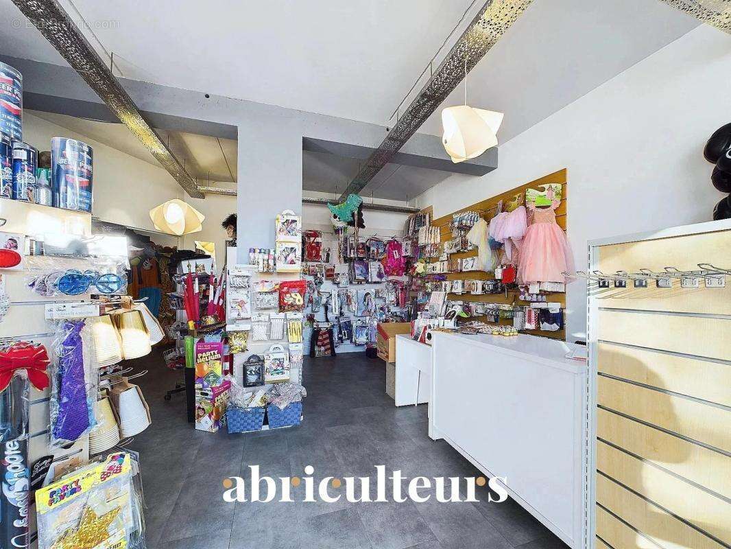 Commerce à MAINVILLIERS
