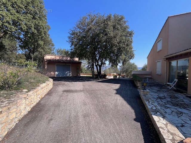 Maison à PEYROLLES-EN-PROVENCE