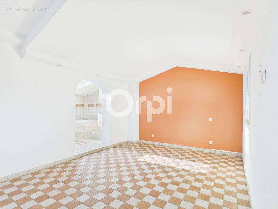 Maison à MANDELIEU-LA-NAPOULE