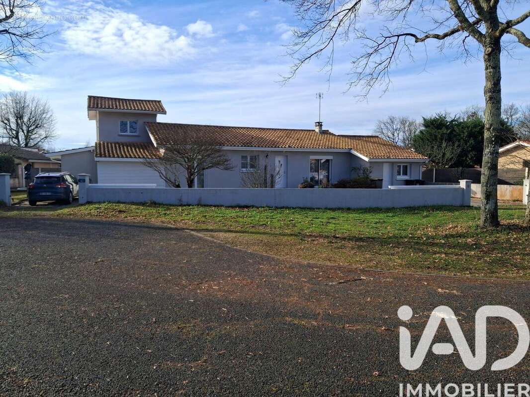 Photo 2 - Maison à LANTON