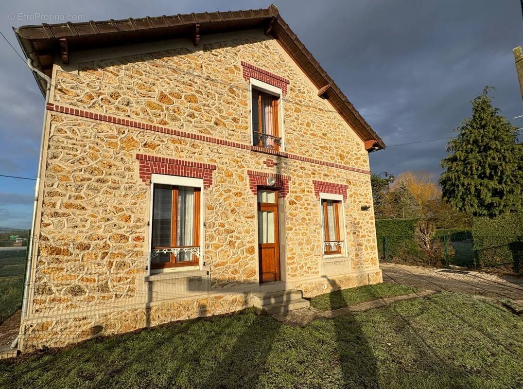 Maison à MARLES-EN-BRIE