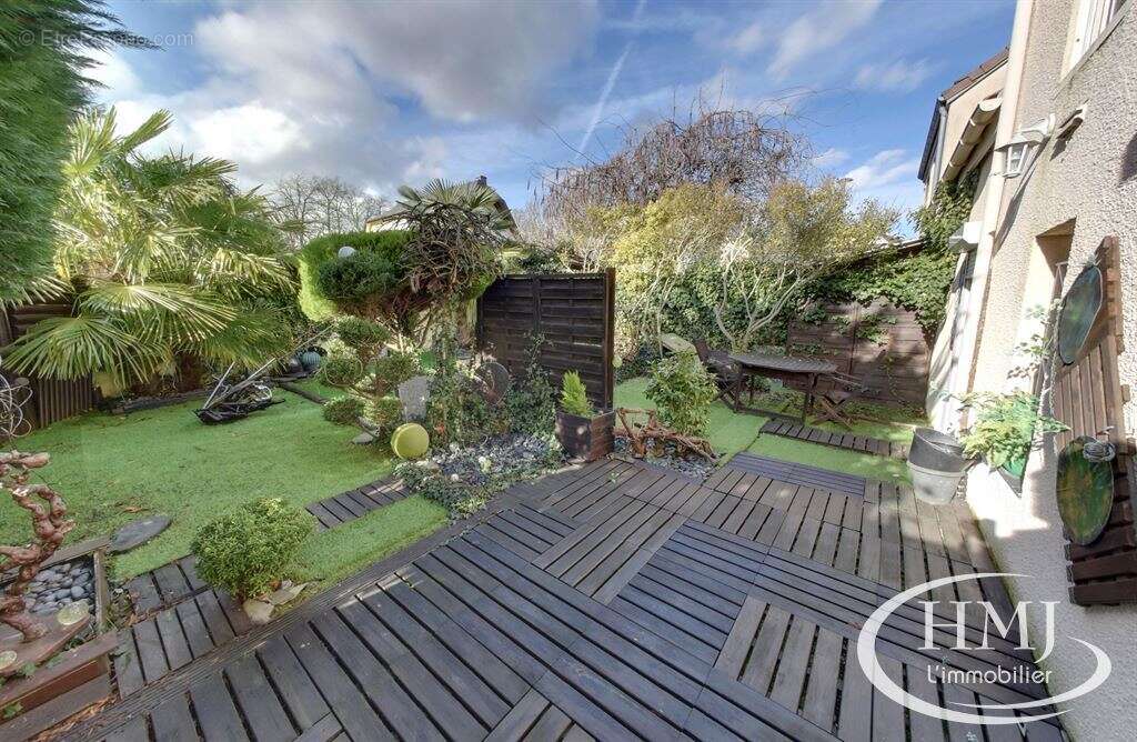 Maison à COURCOURONNES