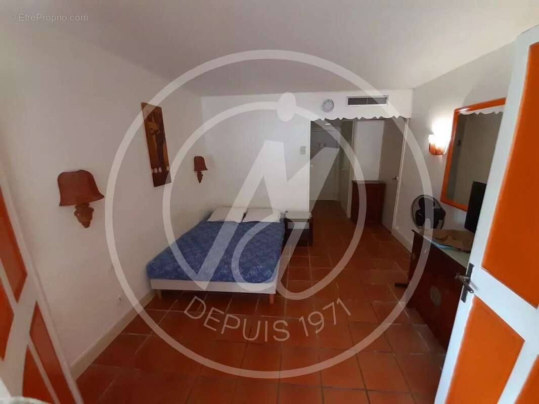 Studio meuble - residence avec piscine et acces mer - saint francois - photo 3