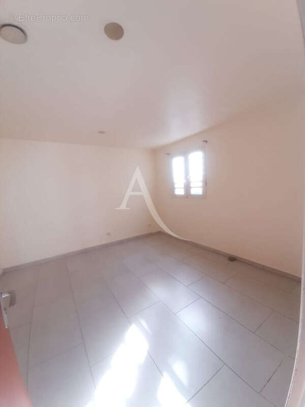 Commerce à FORT-DE-FRANCE