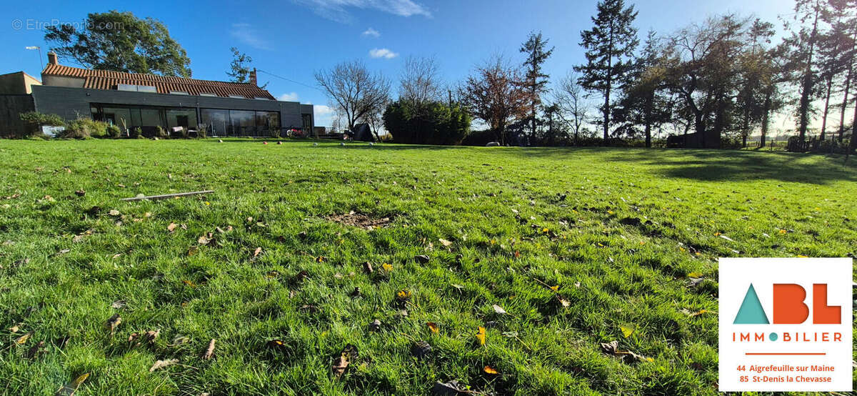 Maison à SAINT-DENIS-LA-CHEVASSE