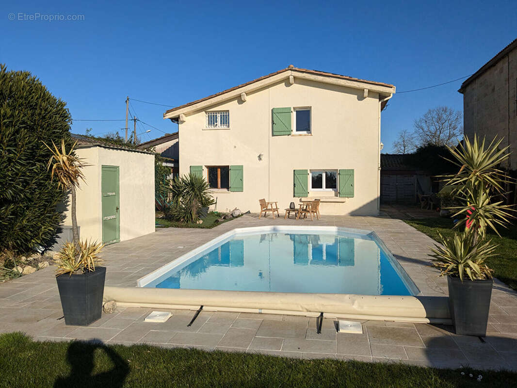 Maison à AMBARES-ET-LAGRAVE