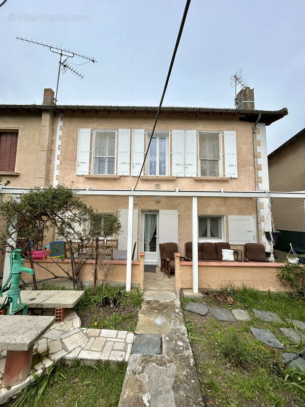 Maison T5 de 125 m2 avec jardin et atelier - photo 7