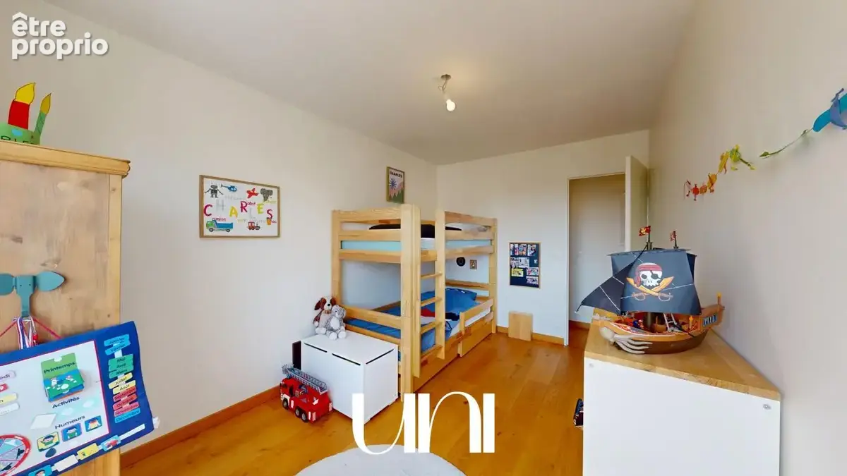 Appartement 5 pièces de 98 m2 avec caves, balcon, ascenseur et parkings - CAEN Saint-Gilles - photo 11